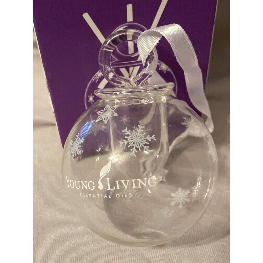 YOUNG LIVING Holidays Christmas Ornament Clear Glass Essential Oil Diffuser‎